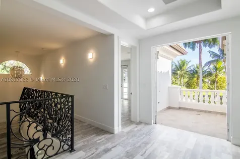 530 N Parkway Golden Beach FL 33160
