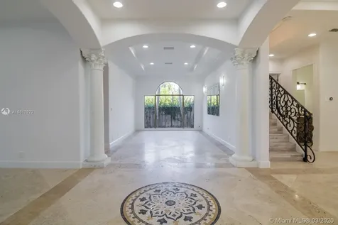 530 N Parkway Golden Beach FL 33160