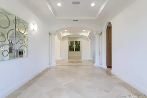 530 N Parkway Golden Beach FL 33160