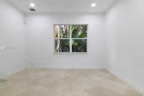 530 N Parkway Golden Beach FL 33160