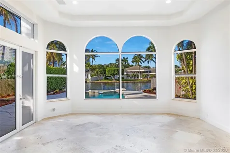 530 N Parkway Golden Beach FL 33160