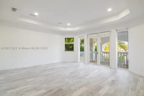 530 N Parkway Golden Beach FL 33160