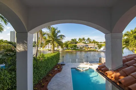 530 N Parkway Golden Beach FL 33160