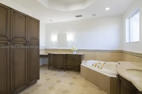 530 N Parkway Golden Beach FL 33160