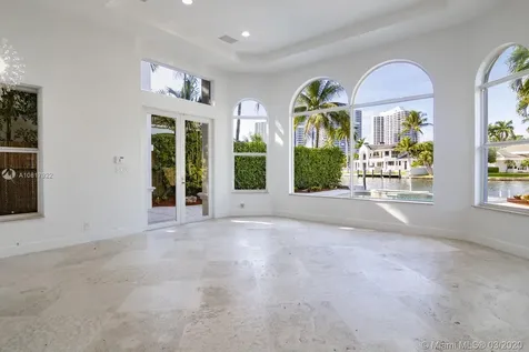 530 N Parkway Golden Beach FL 33160