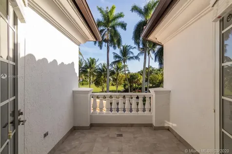 530 N Parkway Golden Beach FL 33160
