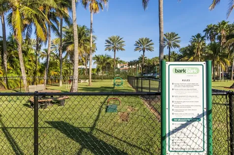 530 N Parkway Golden Beach FL 33160