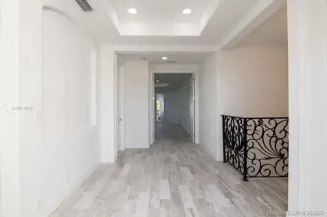 530 N Parkway Golden Beach FL 33160