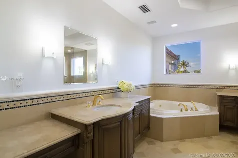 530 N Parkway Golden Beach FL 33160