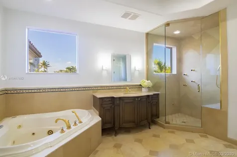 530 N Parkway Golden Beach FL 33160