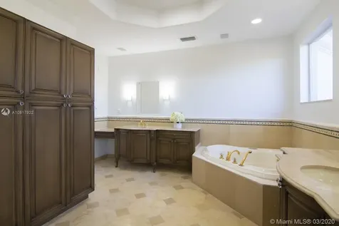 530 N Parkway Golden Beach FL 33160