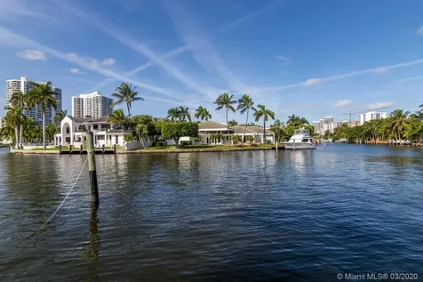 530 N Parkway Golden Beach FL 33160