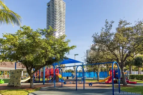 530 N Parkway Golden Beach FL 33160