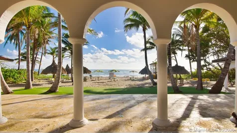 530 N Parkway Golden Beach FL 33160