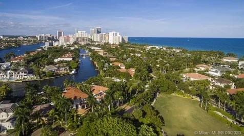 530 N Parkway Golden Beach FL 33160