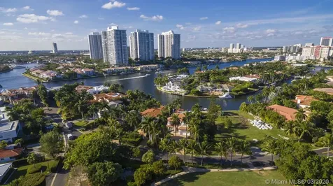 530 N Parkway Golden Beach FL 33160