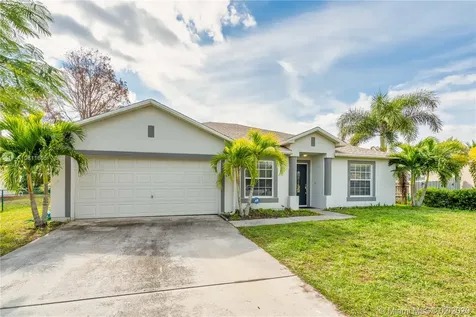 198 SW Glenwood Drive Port St. Lucie FL 34984