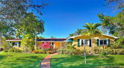 9365 SW 89th Street Miami FL 33176