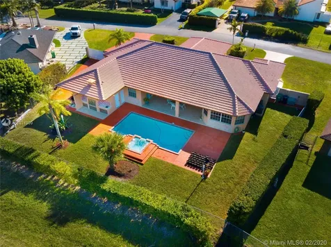 10000 E Calusa Club Drive Miami FL 33186