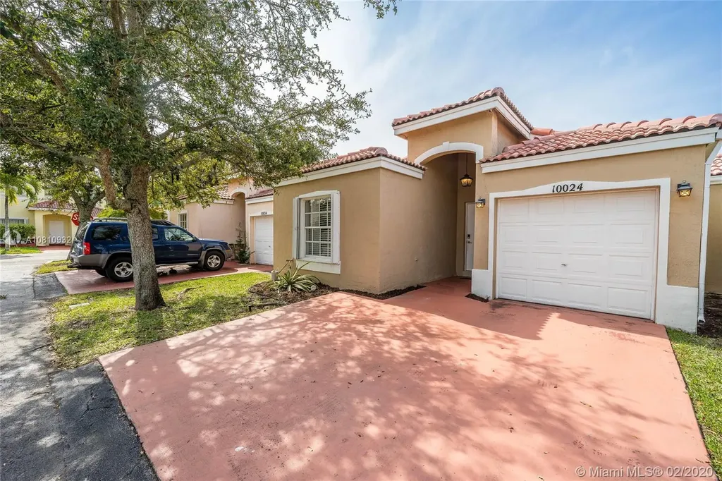 10024 SW 162nd Place Miami FL 33196