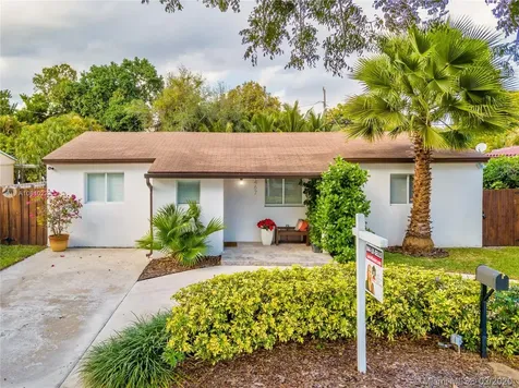 6467 SW 15th Street West Miami FL 33144