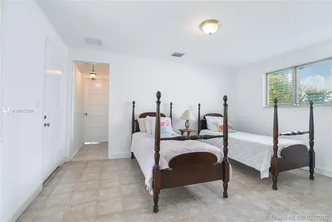 9234 Bay Drive Surfside FL 33154