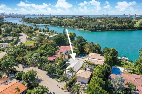 9234 Bay Drive Surfside FL 33154