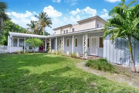 9234 Bay Drive Surfside FL 33154