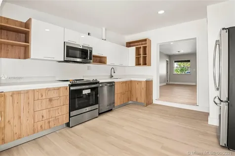 2952 SW 27th Terrace Miami FL 33133
