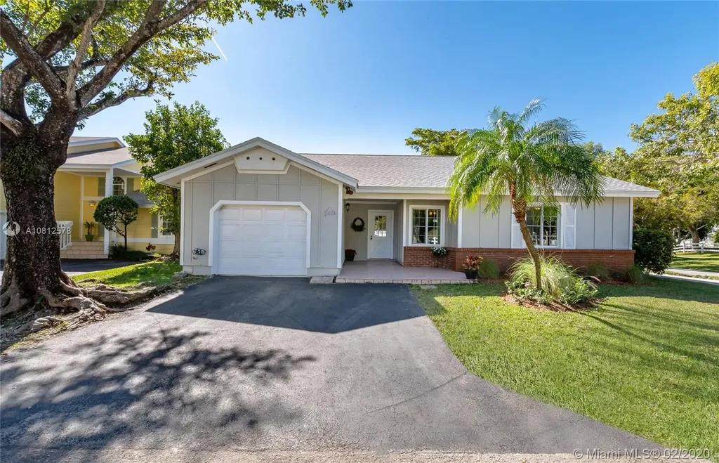 14594 SW 142nd Court Circle S Miami FL 33186