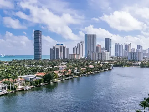 20165 NE 39th Place Aventura FL 33180