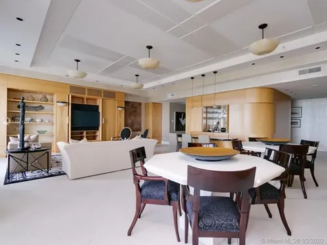 20165 NE 39th Place Aventura FL 33180
