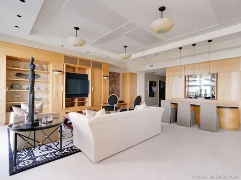 20165 NE 39th Place Aventura FL 33180