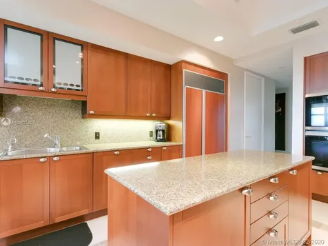 20165 NE 39th Place Aventura FL 33180
