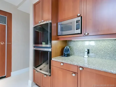 20165 NE 39th Place Aventura FL 33180