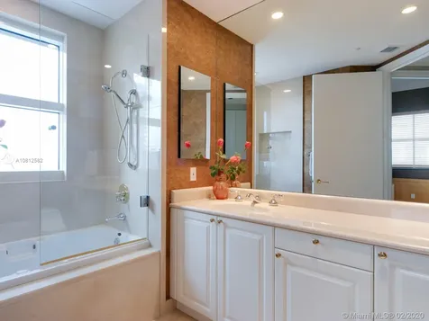 20165 NE 39th Place Aventura FL 33180