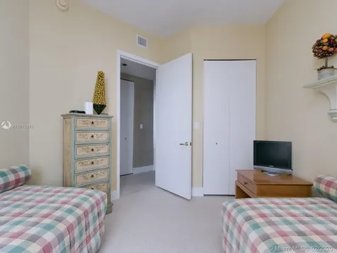 20165 NE 39th Place Aventura FL 33180