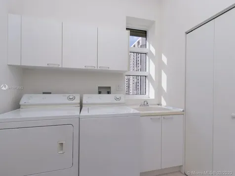 20165 NE 39th Place Aventura FL 33180