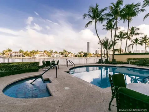 20165 NE 39th Place Aventura FL 33180