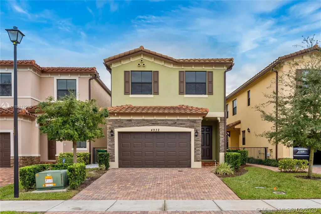 4932 NW 57th Court Tamarac FL 33319