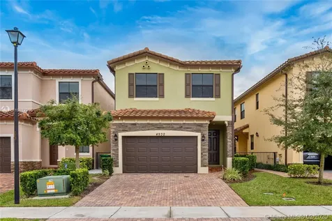 4932 NW 57th Court Tamarac FL 33319