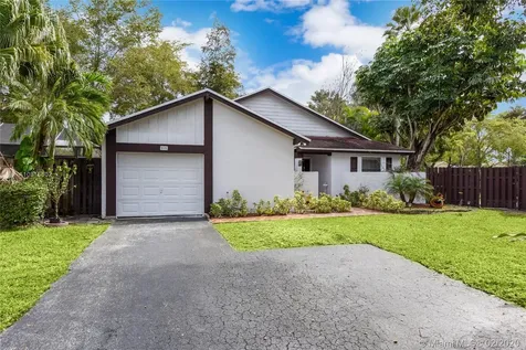 5115 SW 153rd Place N Miami FL 33185
