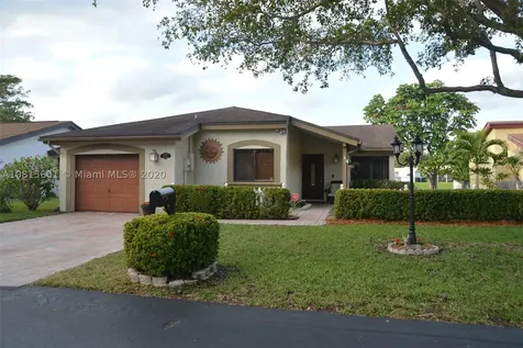 8933 NW 9th Place Plantation FL 33324