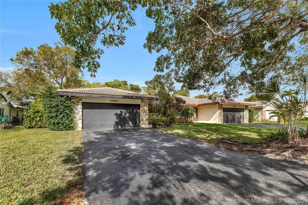 1920 NW 93rd Terrace Coral Springs FL 33071