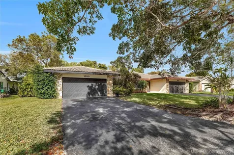1920 NW 93rd Terrace Coral Springs FL 33071