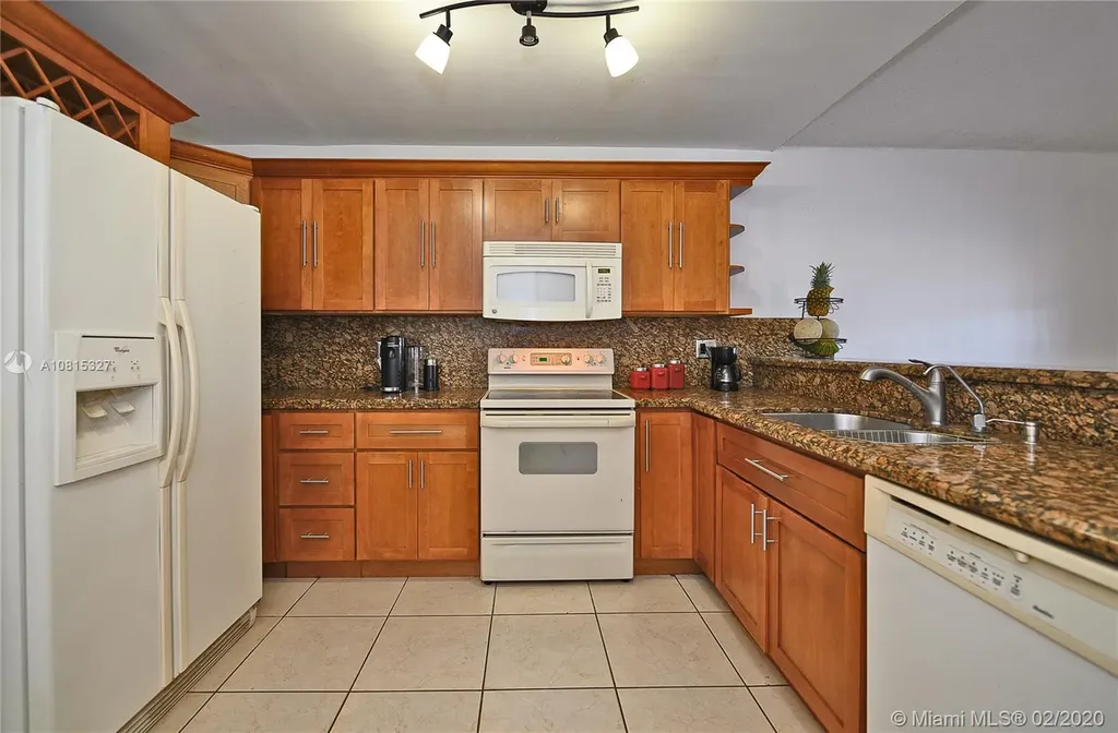 2483 W 65th Street Hialeah FL 33016