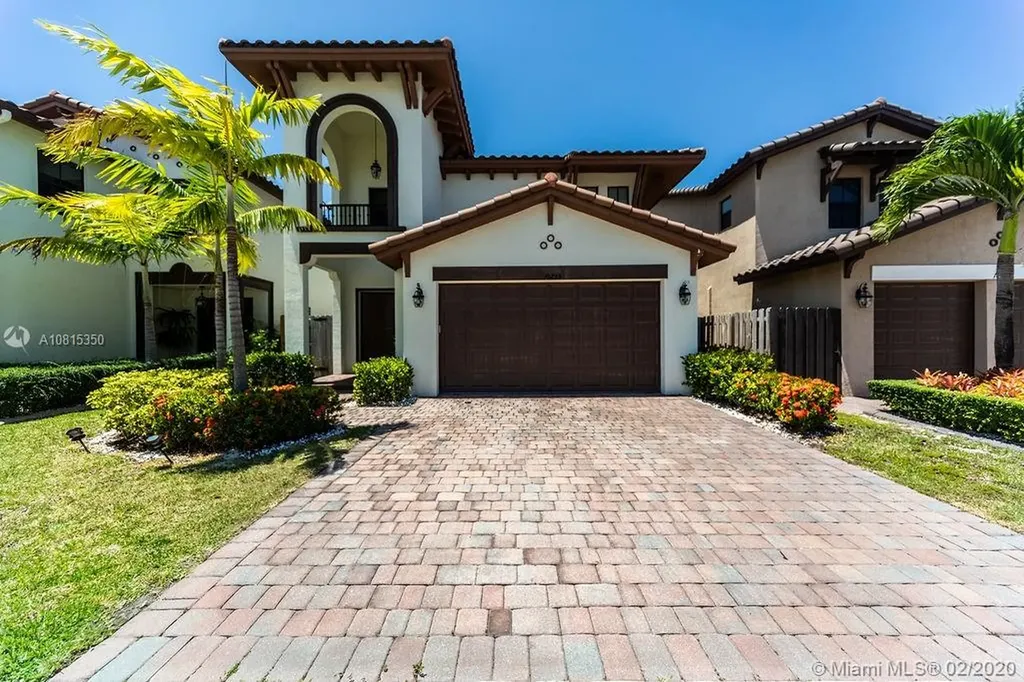 10255 NW 87th Terrace Doral FL 33178
