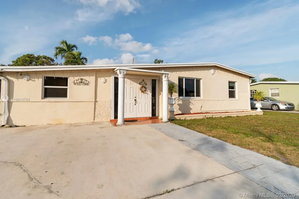 4611 SW 40th Street West Park FL 33023