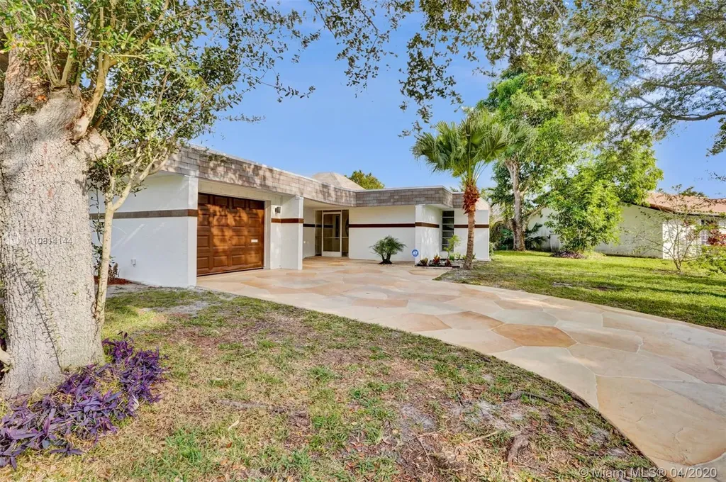4910 Bayberry Lane Tamarac FL 33319