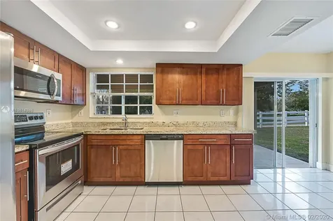 14502 SW 142nd Court Circle S Miami FL 33186